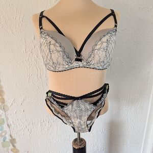 Victoria's Secret Black and White Lace Bra Set
